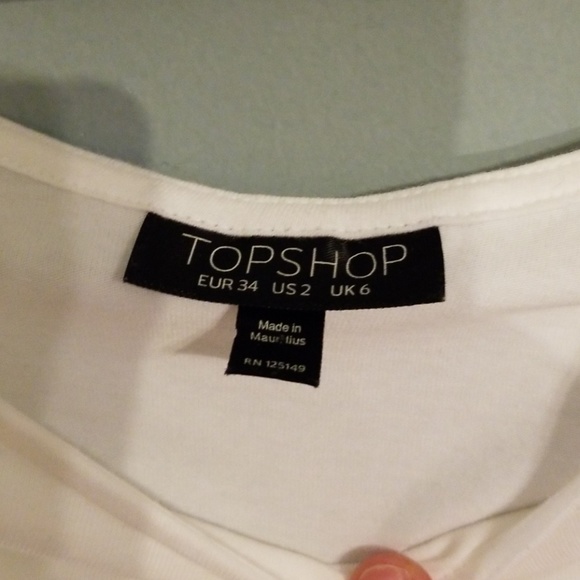 Topshop crop top. White puff arms ADORABLE - Picture 4 of 5